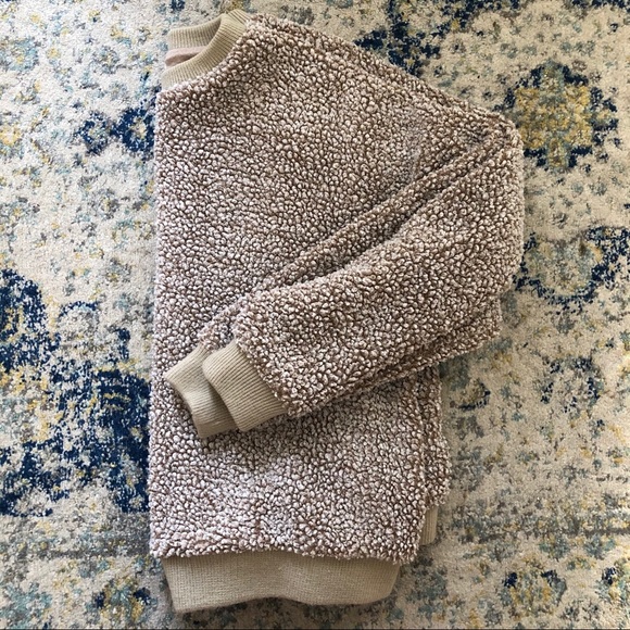 Urban Outfitters Tops - URBAN OUTFITTERS Cozy Sweatshirt